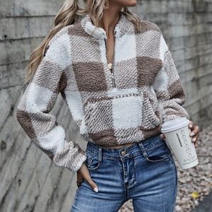 SHEIN TEDDY CROPPED PULLOVER